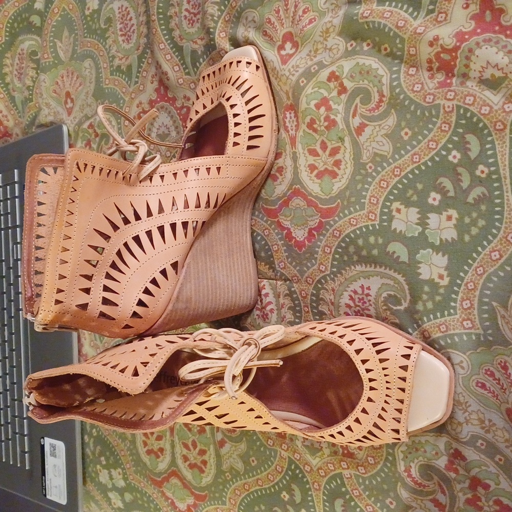 Jeffrey Campbell 7.5 7 1/2 tan leather sandals heels shoes Rodillo